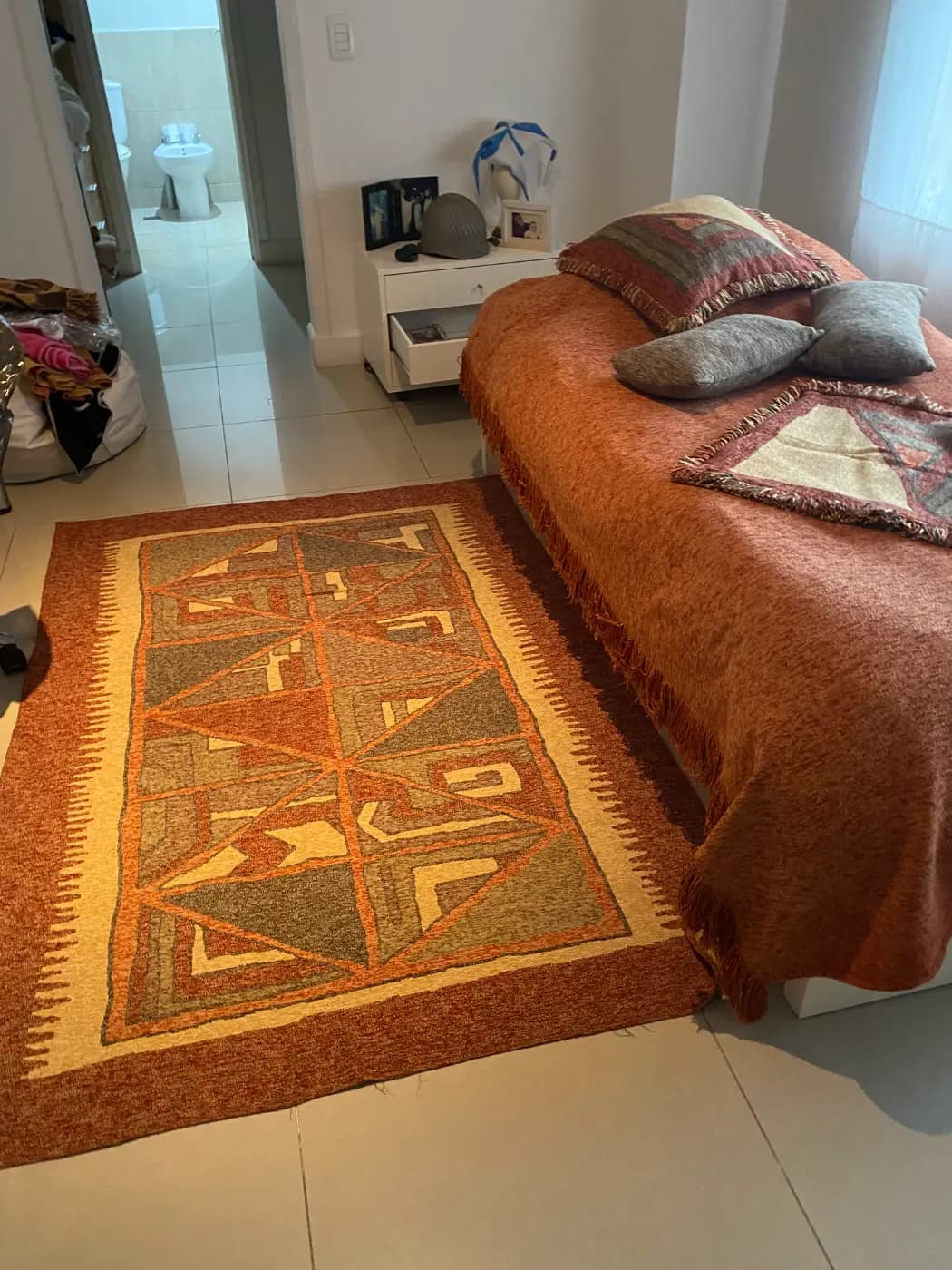 Conjunto cubre ama alfombra almohadones