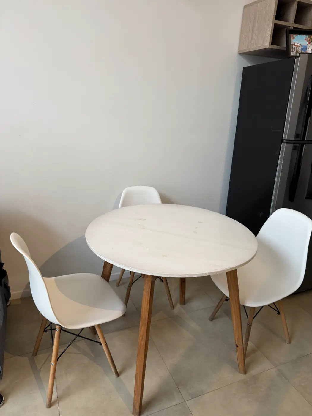 Mesa comedor + 3 sillas