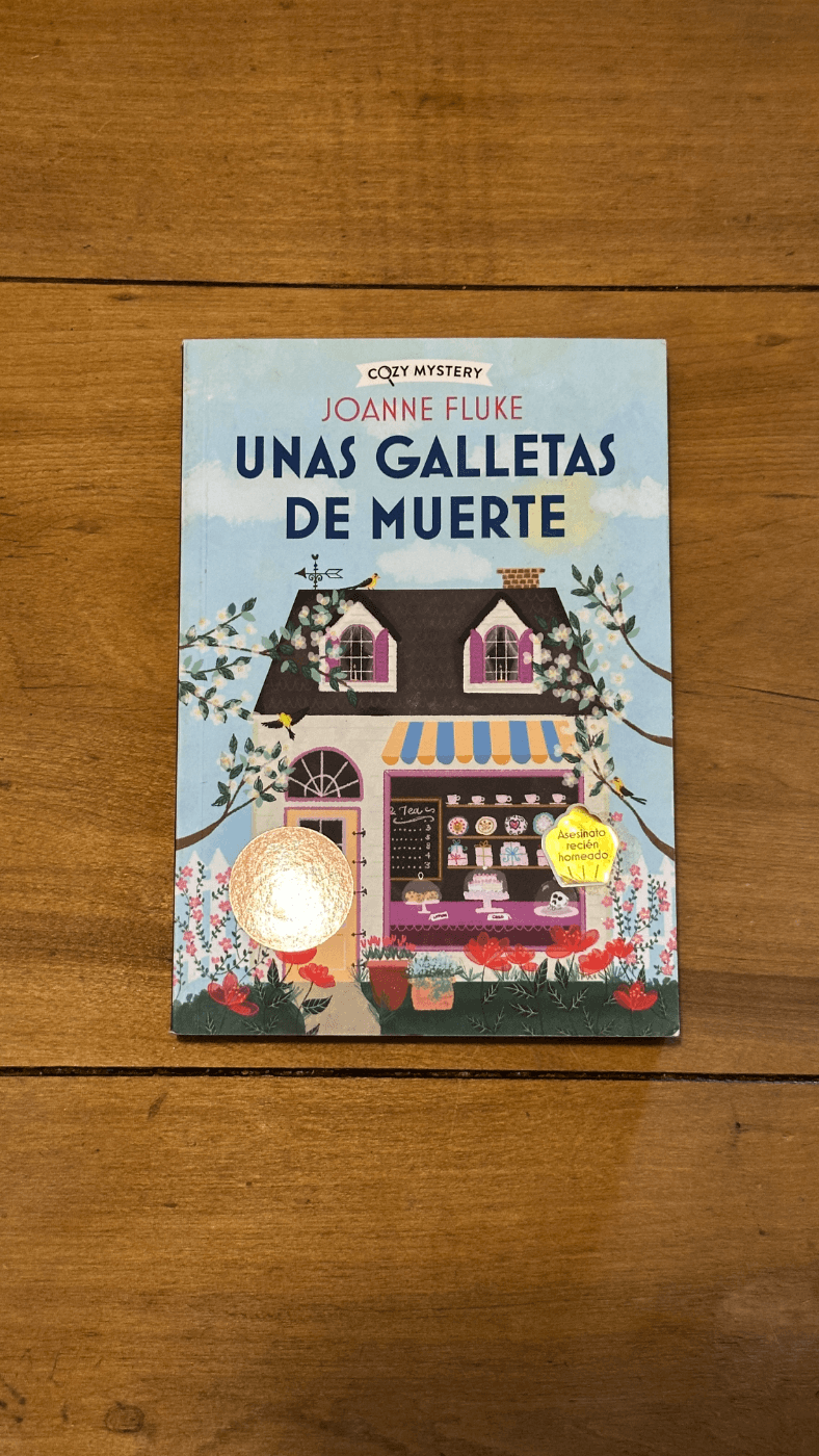 libro “Unas Galletas de Muerte” de Joanne Fluke.