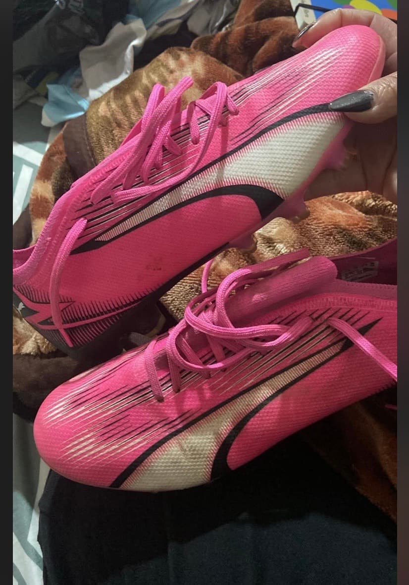 Botines de futbol talla 42